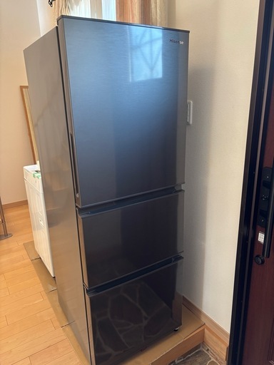 【超美品・購入3ヶ月以内】25年製Hisense 冷蔵庫 283L / HR-D28ES