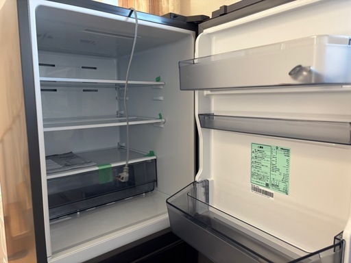 【超美品・購入3ヶ月以内】25年製Hisense 冷蔵庫 283L / HR-D28ES