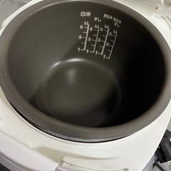 使用感あり　東芝 2015年製 炊飯器 5.5合炊きの画像