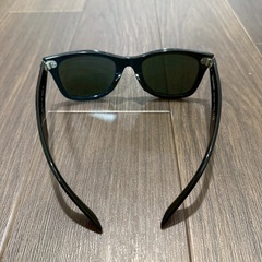 Ray-Ban Wayfarer ブラックサングラスの画像