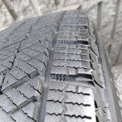 走行わずか３カ月 ブリヂストン スタッドレスタイヤ＋ホイール付 ４本セットの画像