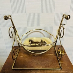 アンティーク調 馬車デザイン 真鍮風ボトルスタンド レトロ ボトルスタンドの画像