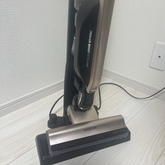 美品✨HITACHI コードレス掃除機　PV-BE700の画像