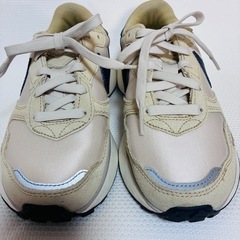 NIKE ナイキ ウィメンズ PHOENIX WAFFLE スニーカー　23.5  の画像