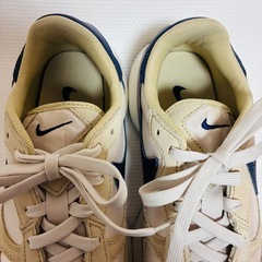 NIKE ナイキ ウィメンズ PHOENIX WAFFLE スニーカー　23.5  の画像