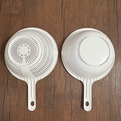 【差し上げます・12/16まで】持ち手付きボウル・ざるセットの画像