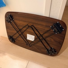 折りたたみテーブルの画像