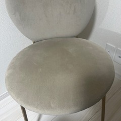 美品✨ベージュ×ゴールド　ベロアチェア　椅子の画像