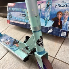中古 訳あり アナ雪 エルサ キックボードの画像
