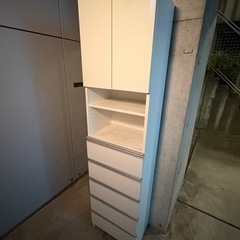 食器棚の画像