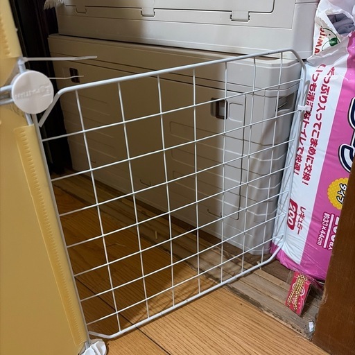 多層クリーム色ケージ・収納付き（ペット)