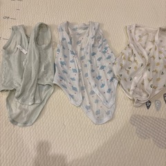 まとめ売り【未使用有】ベビー服Tシャツ80 5着 と 肌着3着の画像