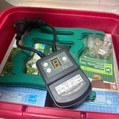 クリスマス　LEDイルミネーションセット新品、収納Box、センサー付き屋外ケーブルなどの画像