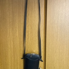 携帯ケースと財布が一体化したバッグ 黒の画像
