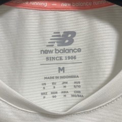 ニューバランスのTシャツです。の画像