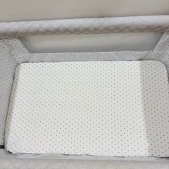 ベビーベッドの画像