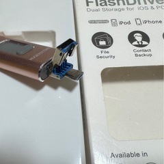 新品❤️FlashDrive 32GB ローズゴールド USBメモリの画像