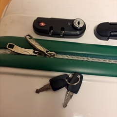 キャリーケース【キャスター破損】の画像