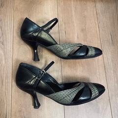 アシックス ASICS ジーロ GIRO 疲れにくいパンプス 22.5cmの画像