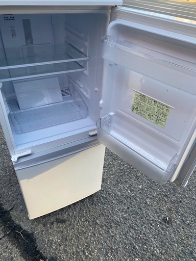 NO B719?福岡市内配送設置無料✨?冷蔵庫/137L/SHARP/シャープ/SJ-14E4-KW