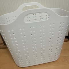 今週末の受け渡し🉑であれば200円引き✨新品未使用品ランドリーバスケット（一枚目）+ランドリーセットの画像