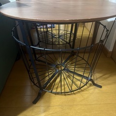 オシャレテーブルの画像