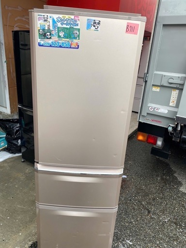 NO B711?福岡市内配送設置無料✨?MITSUBISHI(三菱)の3ドア冷蔵庫「MR-C37X-P」