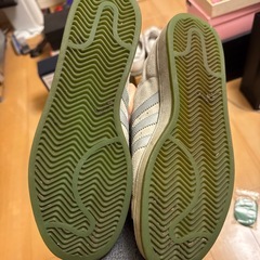 adidasスニーカー28センチの画像