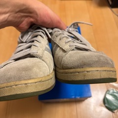 adidasスニーカー28センチの画像