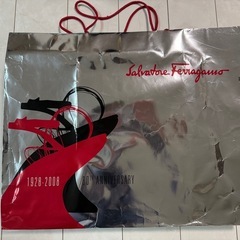 サルヴァトーレ フェラガモ　ショッパーと箱　80周年記念の画像