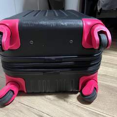 キャリーケース（機内持ち込みサイズ）【キャスター破損】の画像