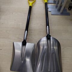 極上美品　雪かき　スコップ　1本千円ポッキリ　の画像