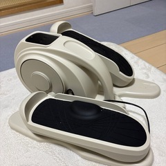 座ったまま電動ウォーキングマシーンの画像