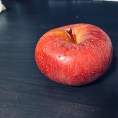 本日中⚠️レア‼️形が面白いリンゴの画像