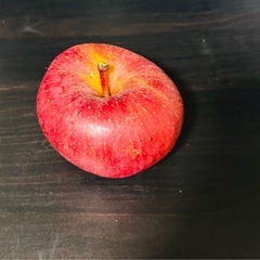 本日中⚠️レア‼️形が面白いリンゴの画像