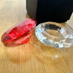 ガラス製ダイヤオブジェ（レッド×クリア）の画像
