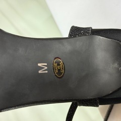 黒のパンプスMサイズの画像