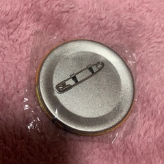 イエロー 缶バッジの画像