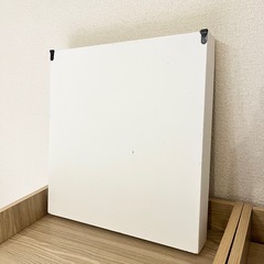 Salut!  サリュ　飾り棚の画像