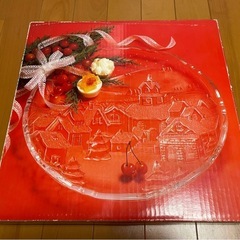 ⭐️新品・未使用⭐️ガラス製の大皿🟪日本製 MADE IN JAPAN🟪サイズ：円形35cm×高さ4.3cm🟪クリスマス🟪の画像