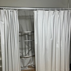 2段のハンガーラックの画像