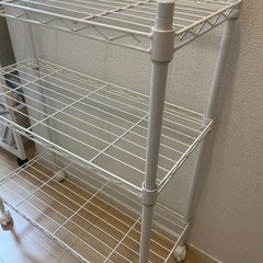 美品 ニトリスチールラック（キャスター付き）の画像