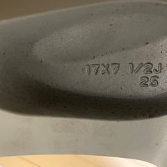 美品　150 プラド 後期 17インチ トヨタ純正　アルミ　ハイエース　１本の画像