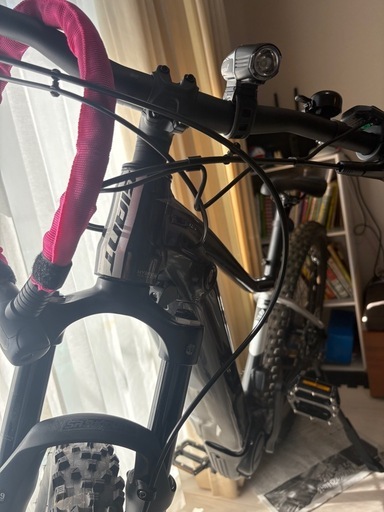 定価50％off 
GIANT FATHOM E+ PRO S E-BIKE