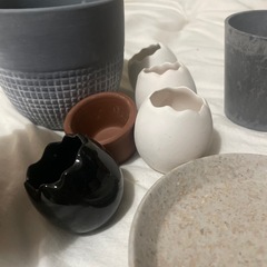 小さめ鉢の画像