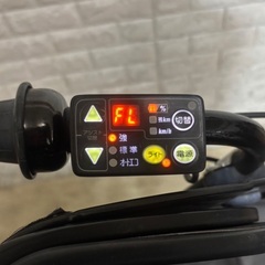 🌸高年式🌸12.3Ahバッテリー最高レベル容量🌸電動自転車　ヤマハ　パスキス　🌈カーキー13の画像