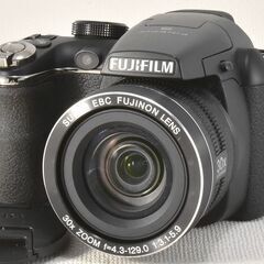 Finepix S4500  1400万画素　広角24mmから超望遠720mmの光学30倍ズームレンズを搭載したロングズームデジタルカメラの画像