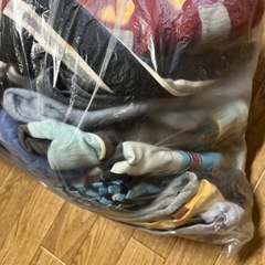 子供服　まとめて　たくさんあります！　ビニール袋にまとめてますの画像