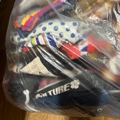 子供服　まとめて　たくさんあります！　ビニール袋にまとめてますの画像