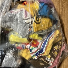 子供服　まとめて　たくさんあります！　ビニール袋にまとめてますの画像